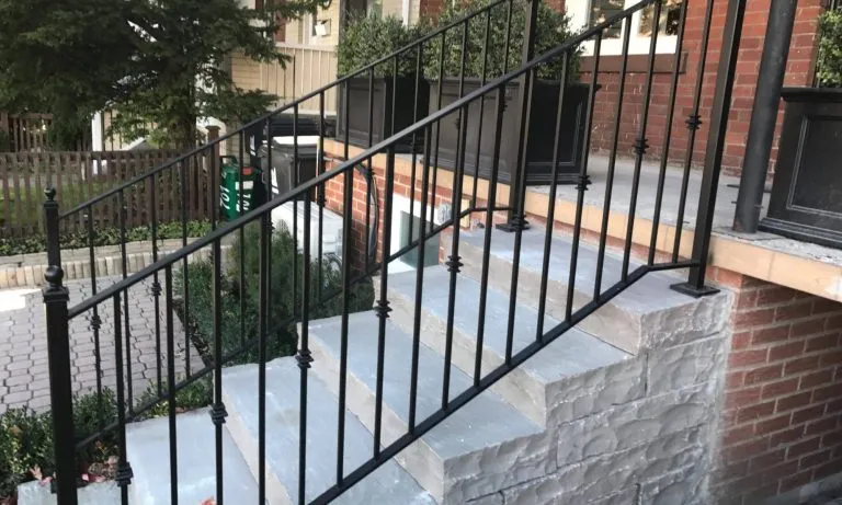 Outdoor aluminum railings Toronto (metal)