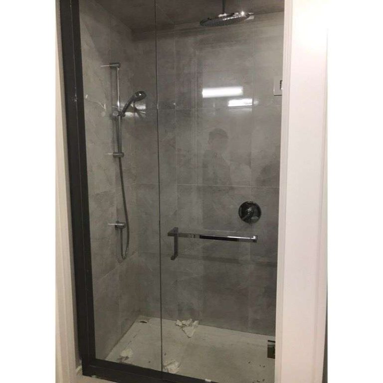 Glass shower enclosures installer