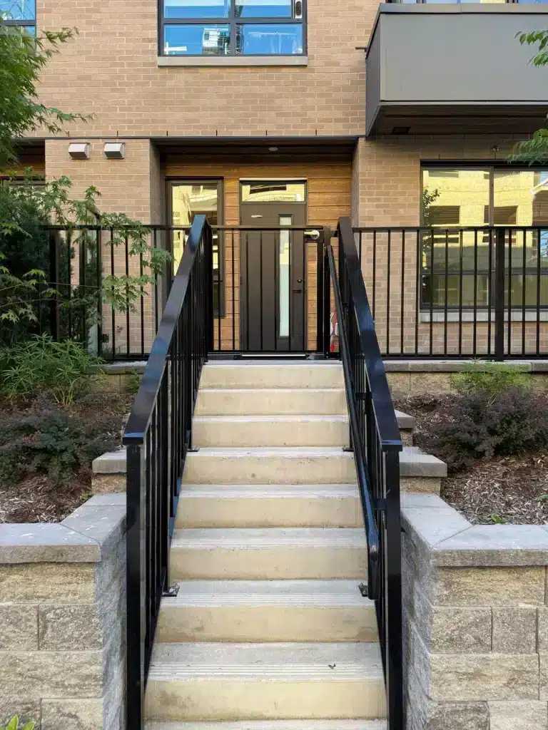 custom gates installer in Toronto